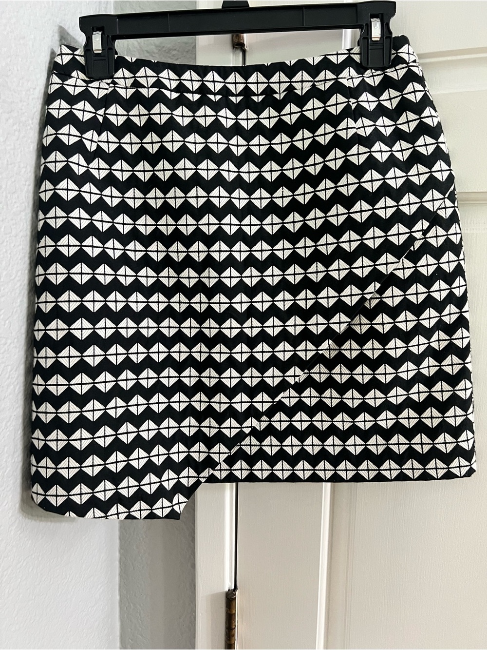 H&M geometric asymmetrical skirt - Picture 1 of 6